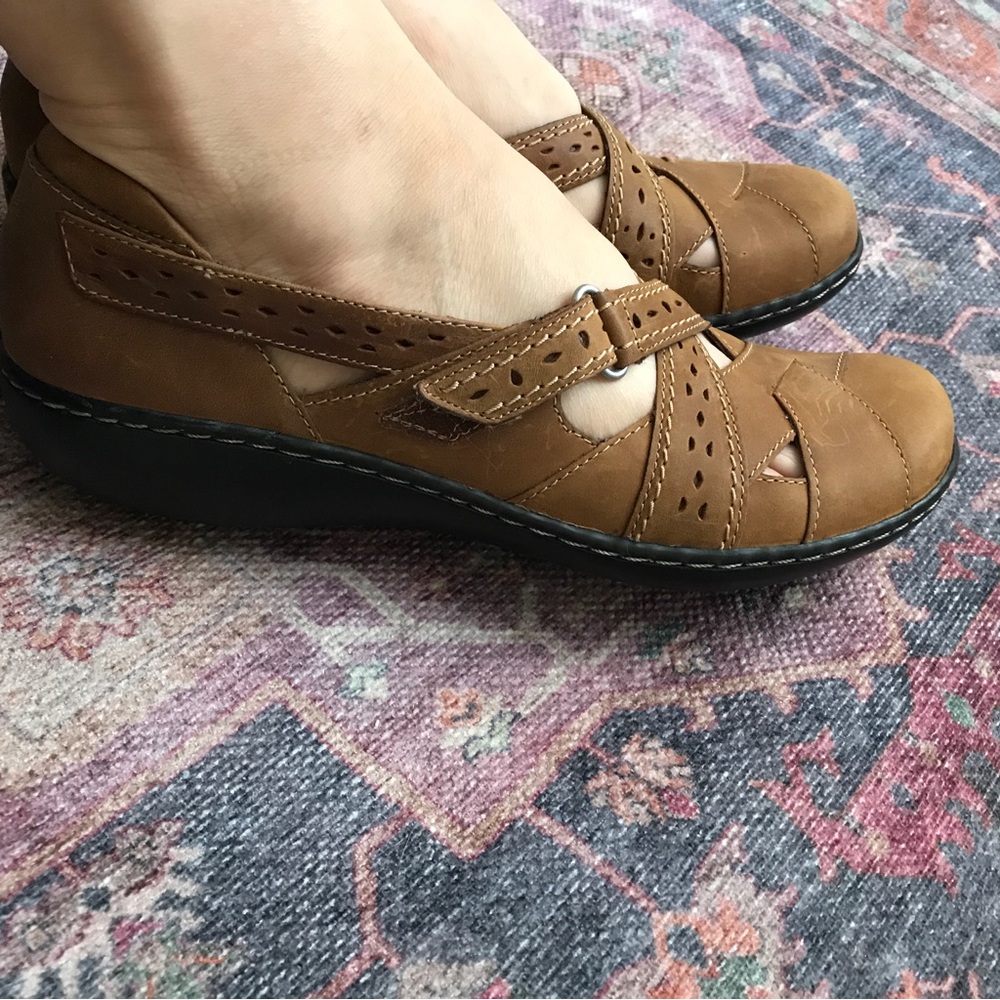 Clarks leather flats (NWOT’s)